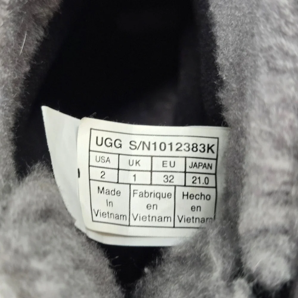 UGG Kids Butte II Waterproof Black Leather Suede Winter Boots 1012383K Size 2